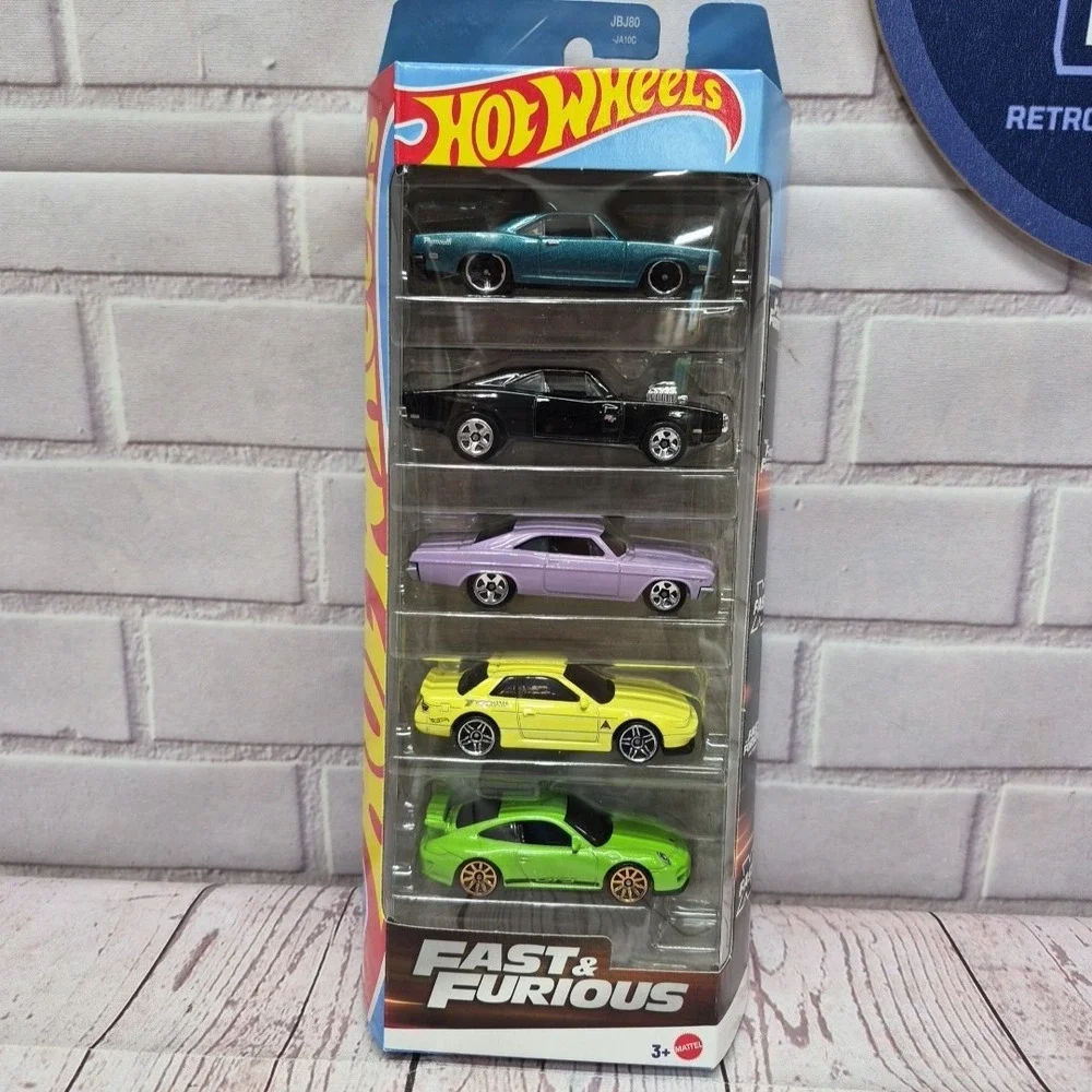 Hot Wheels 2025 FAST & FURIOUS 5-Pack, Porsche, Dodge Charger,Nissan, Barracuda